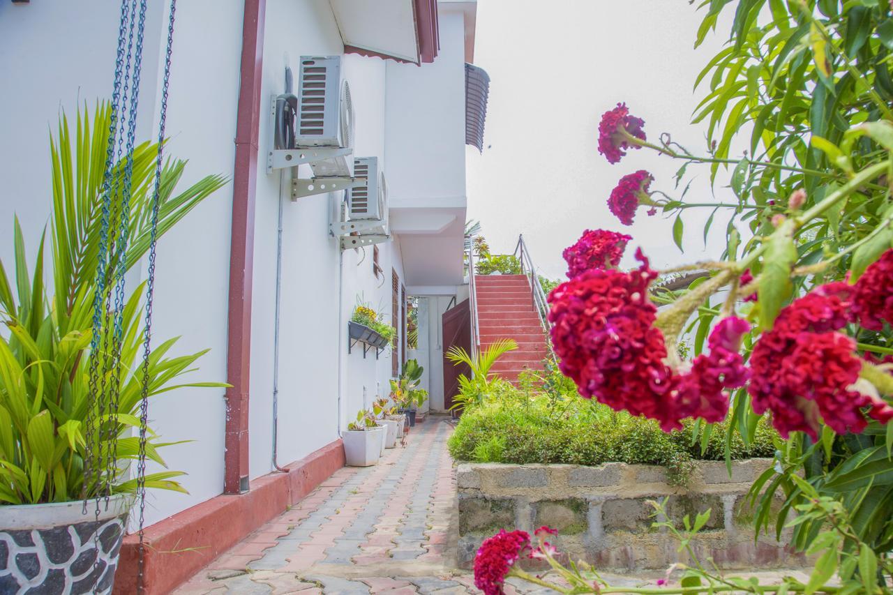 Aa Inn Trincomalee Exterior foto
